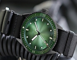 哈尔滨劳力士表有雾气